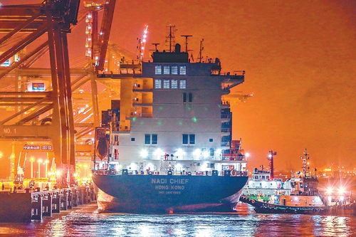 金属带助力高效装卸，2022年人民日报摄影精品推荐