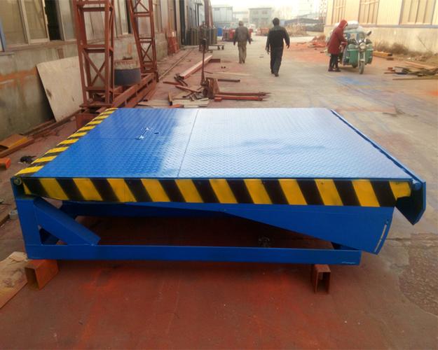 款式固定式登车桥 提升物流装卸效率的关键设备